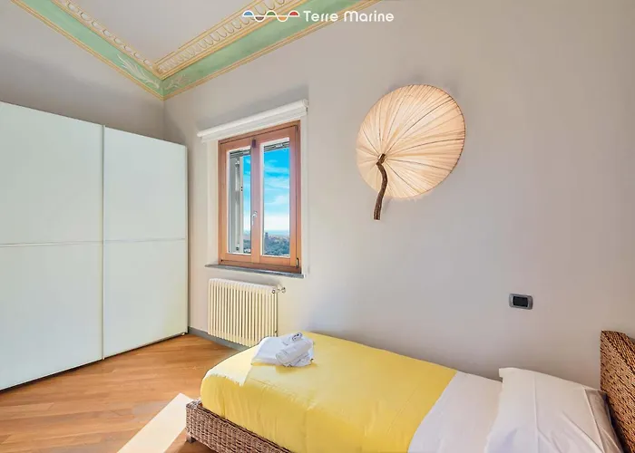 Bianca, Terre Marine Vila La Spezia