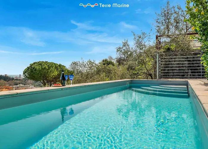 Bianca, Terre Marine Vila La Spezia